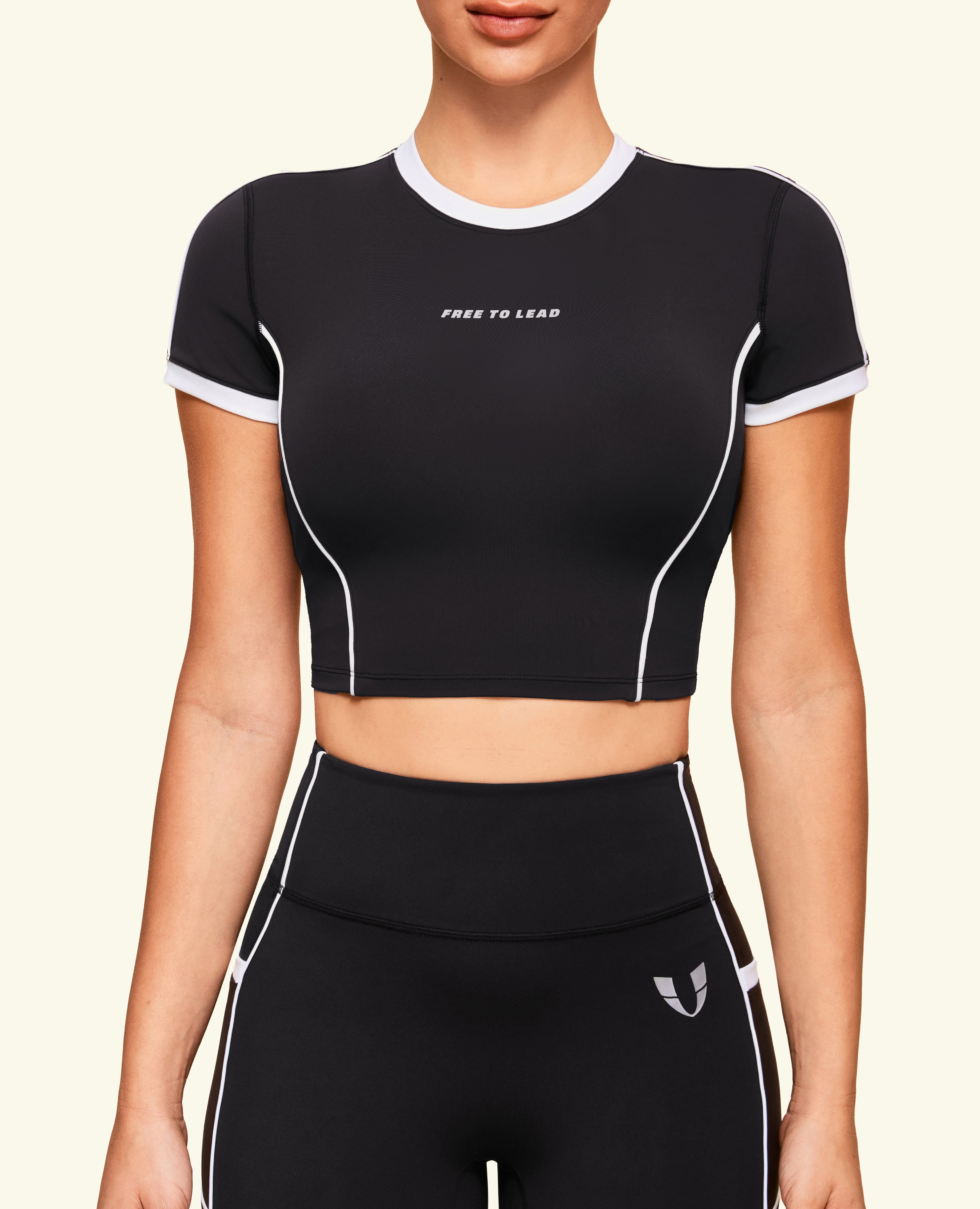 Cropped Athletic T-shirt - Black