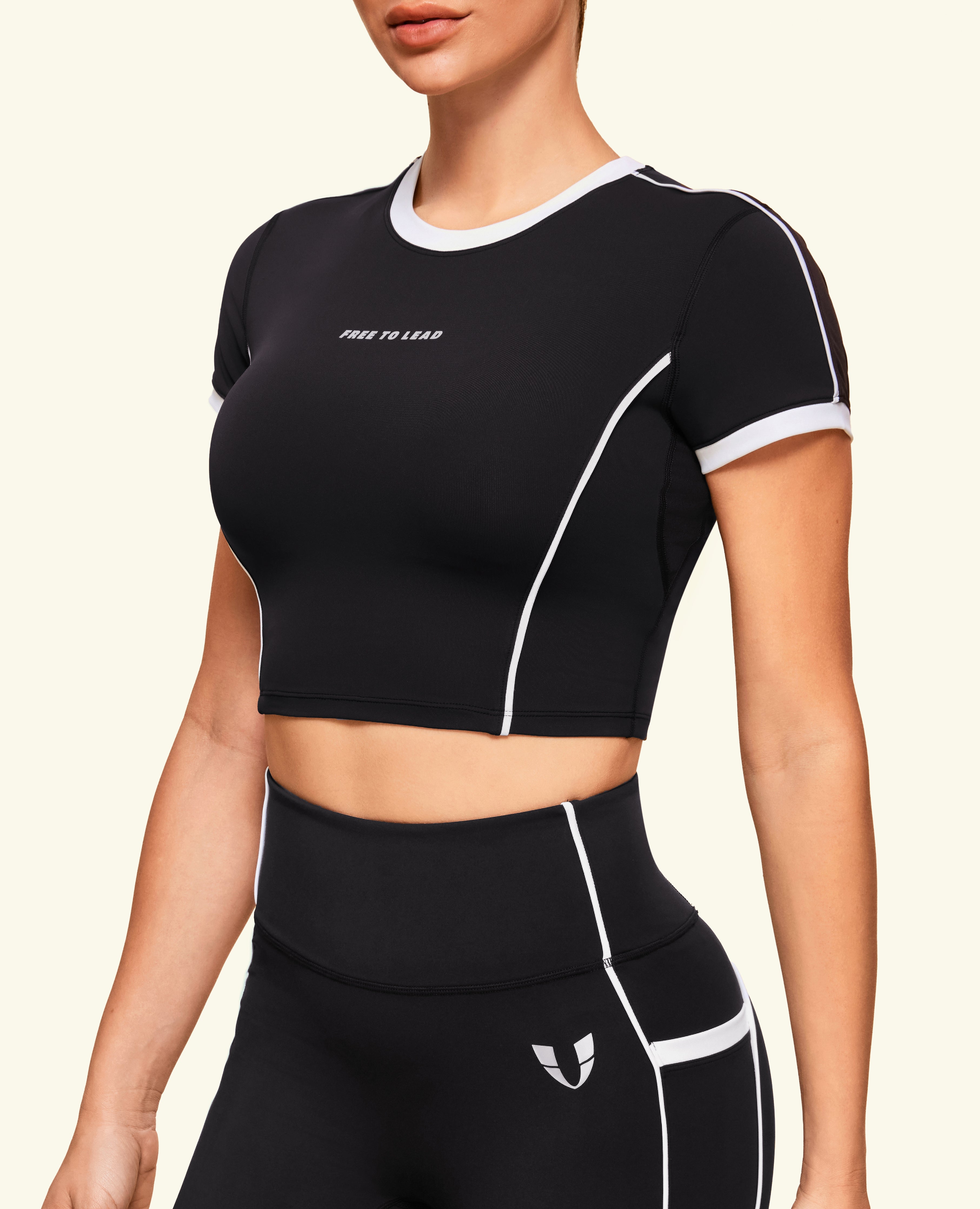 Cropped Athletic T-shirt - Black