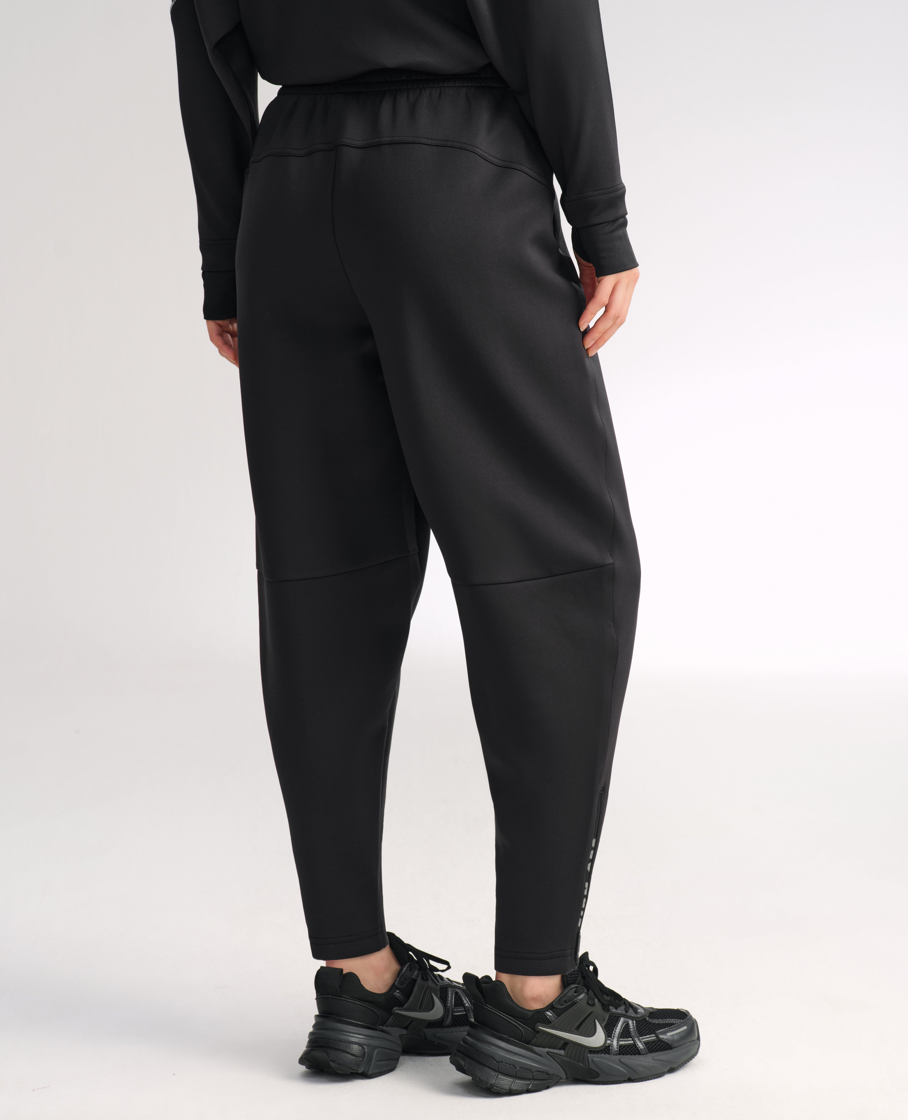 Loose Fit Pockets Joggers - Black