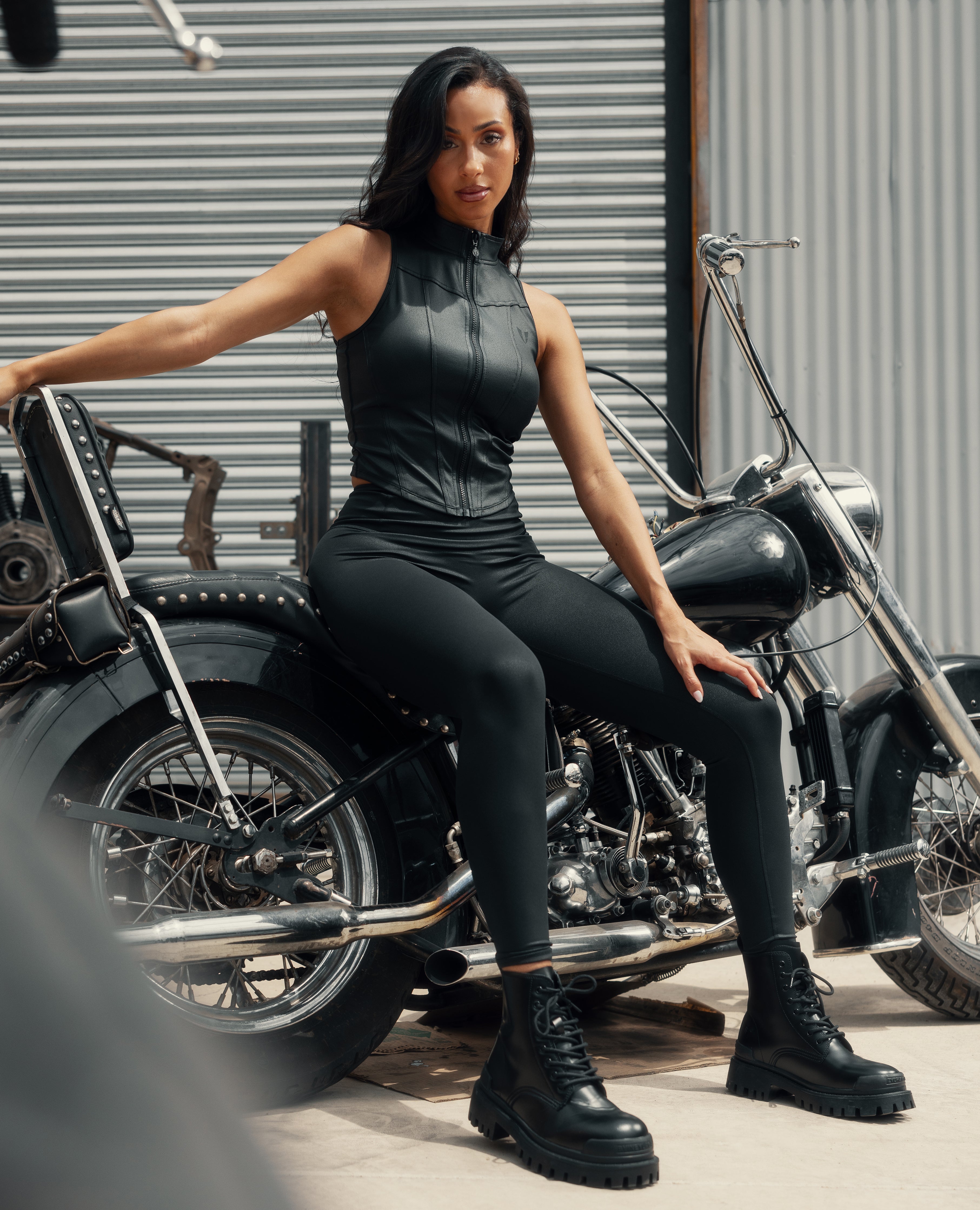 Breathable & Sculpting Faux Leather Pocket Leggings - Black