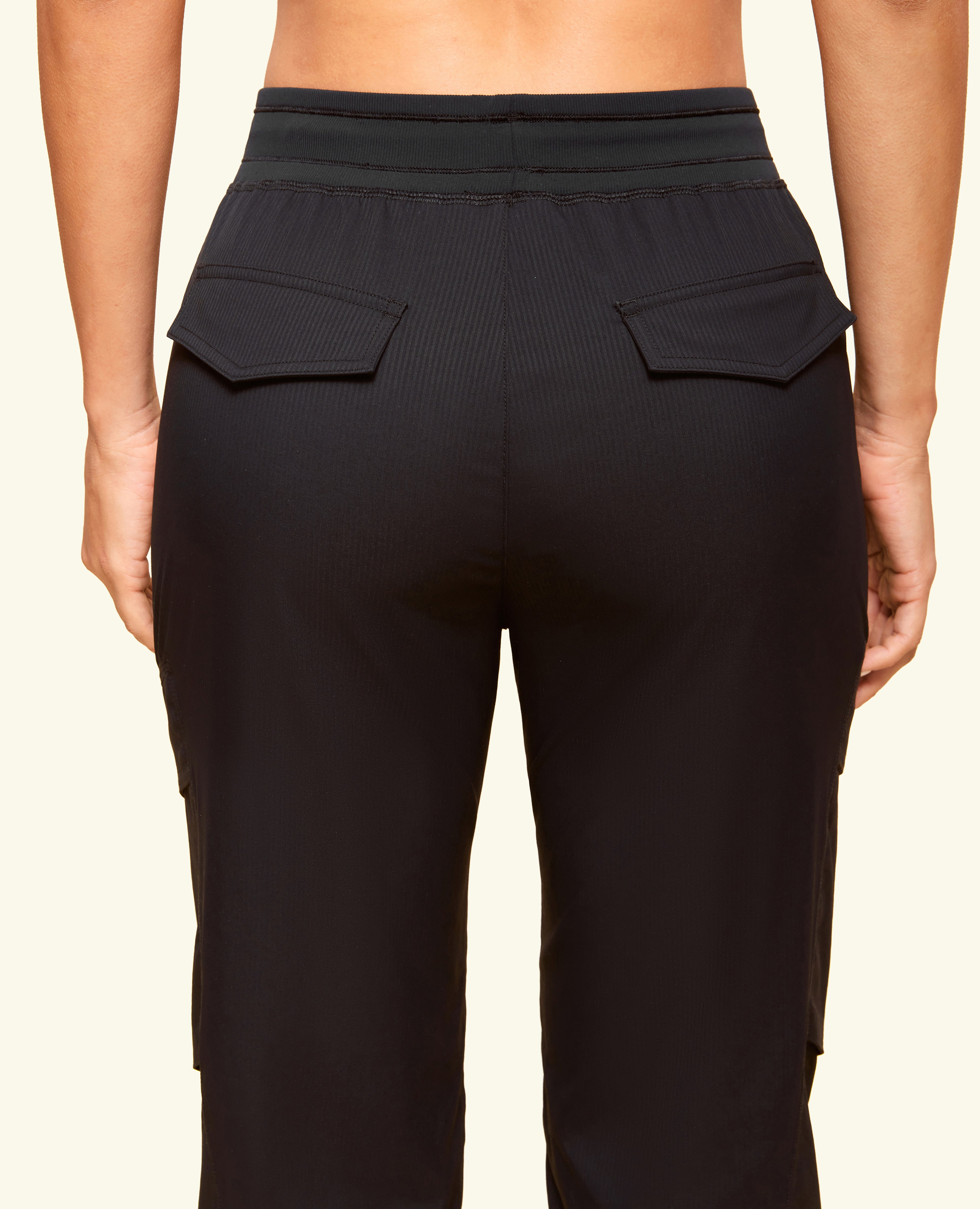 Pantalones de ajuste suelto de bolsillo con cordón - negro