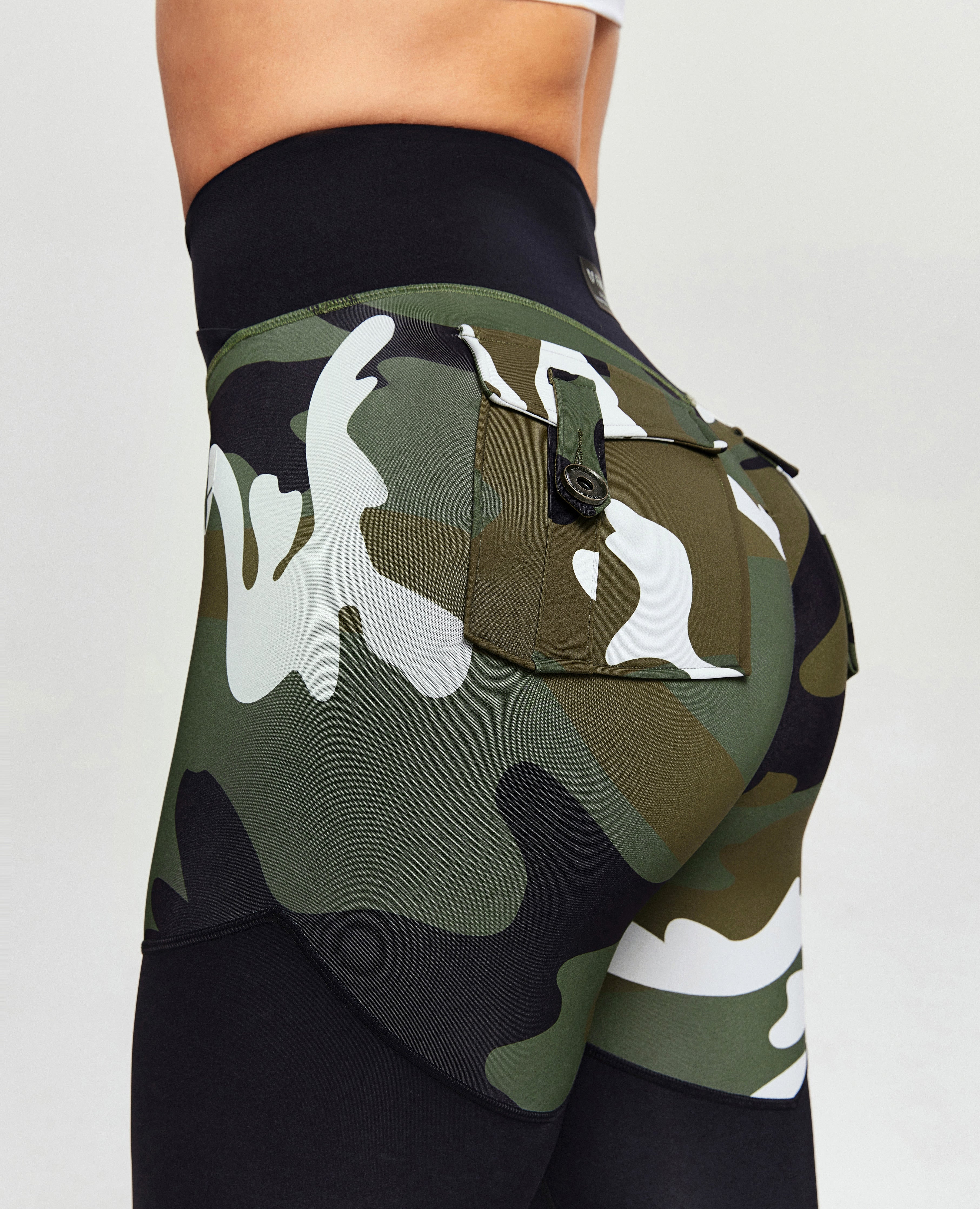 طماق الصالة الرياضية V -Waist - كامو أبيض أخضر