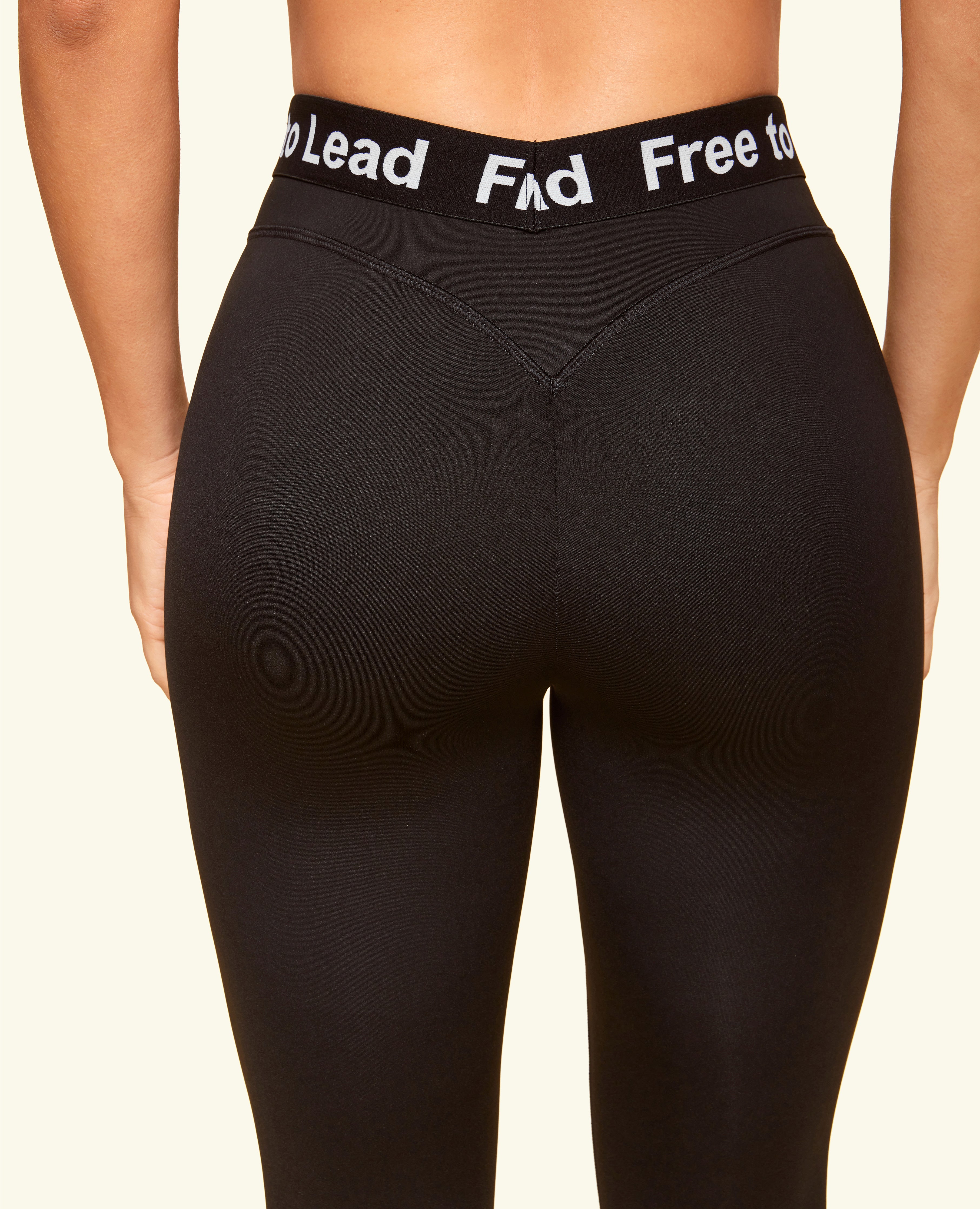 Frei, um mächtige Leggings zu führen - schwarz