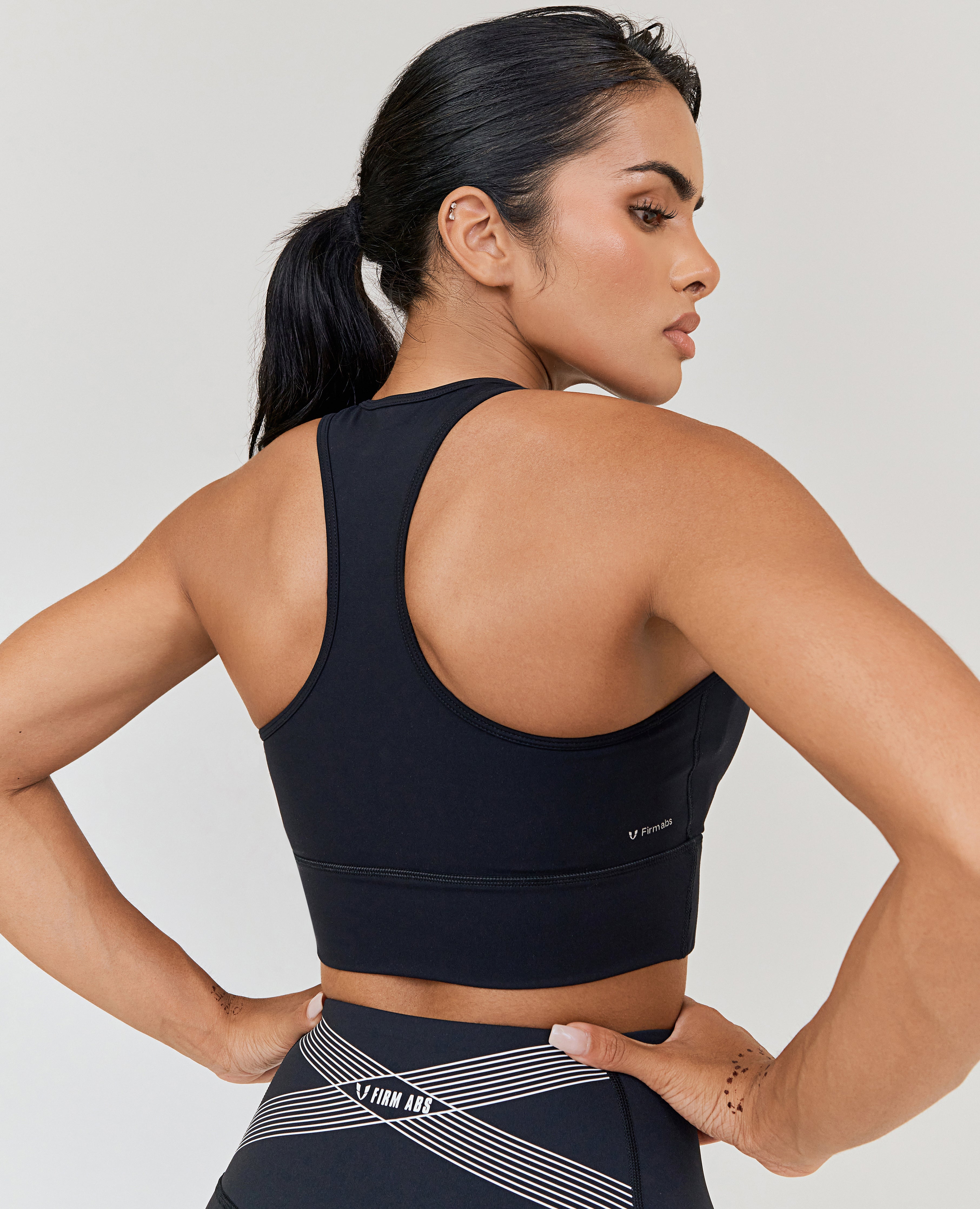 Essential Sports Bra - Black
