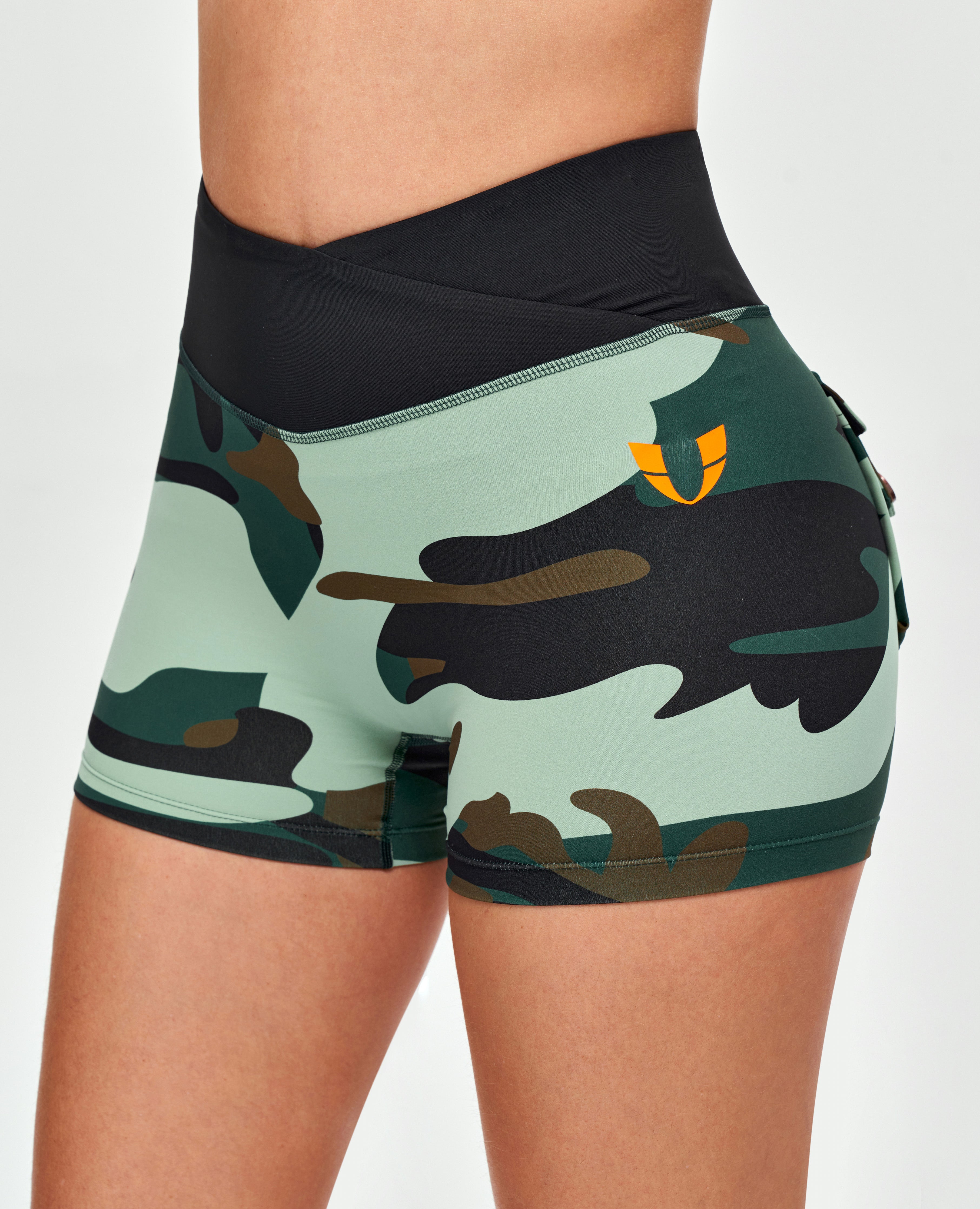 V-waist Cargo Shorts - Green Camo