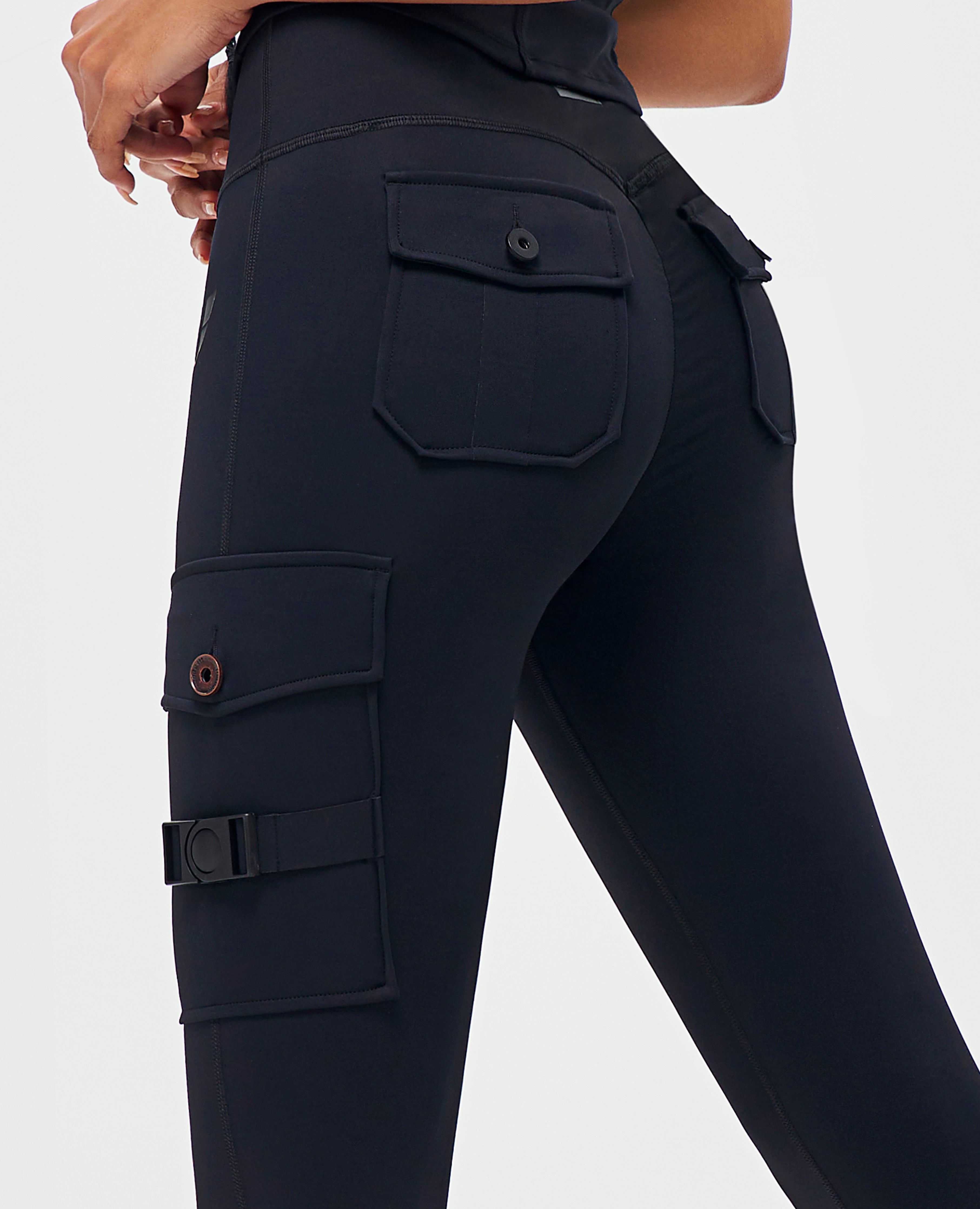 FIRM ABS black high-waisted cargo leggings with buttoned pockets and adjustable side strap