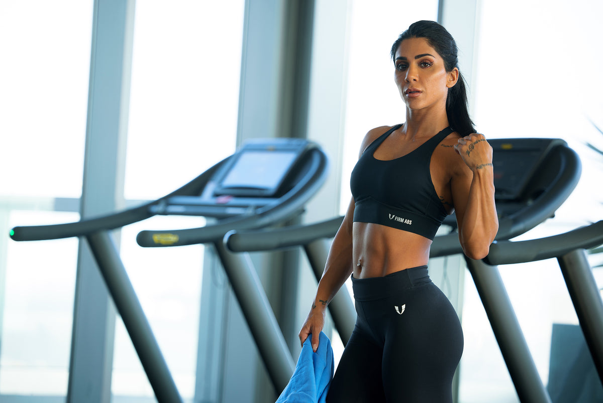 can i just wear a sports bra to the gym​
