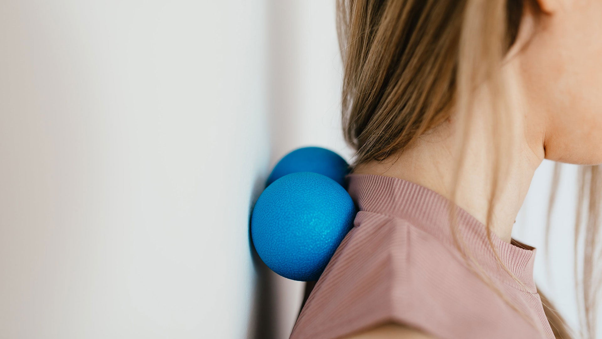 How to relieve tension in the neck and shoulders?