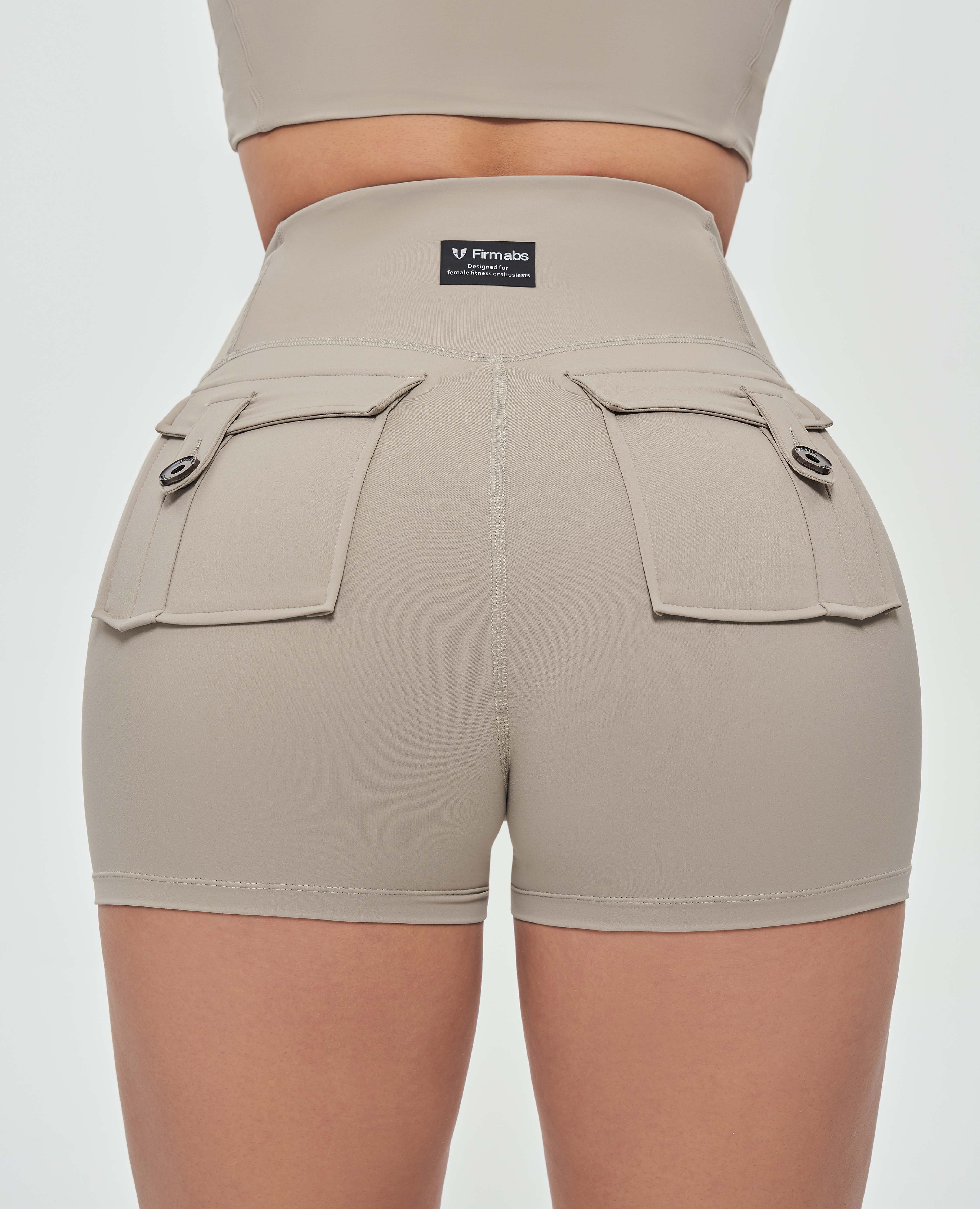 Hohe Taillen -Frachtshorts - Khaki