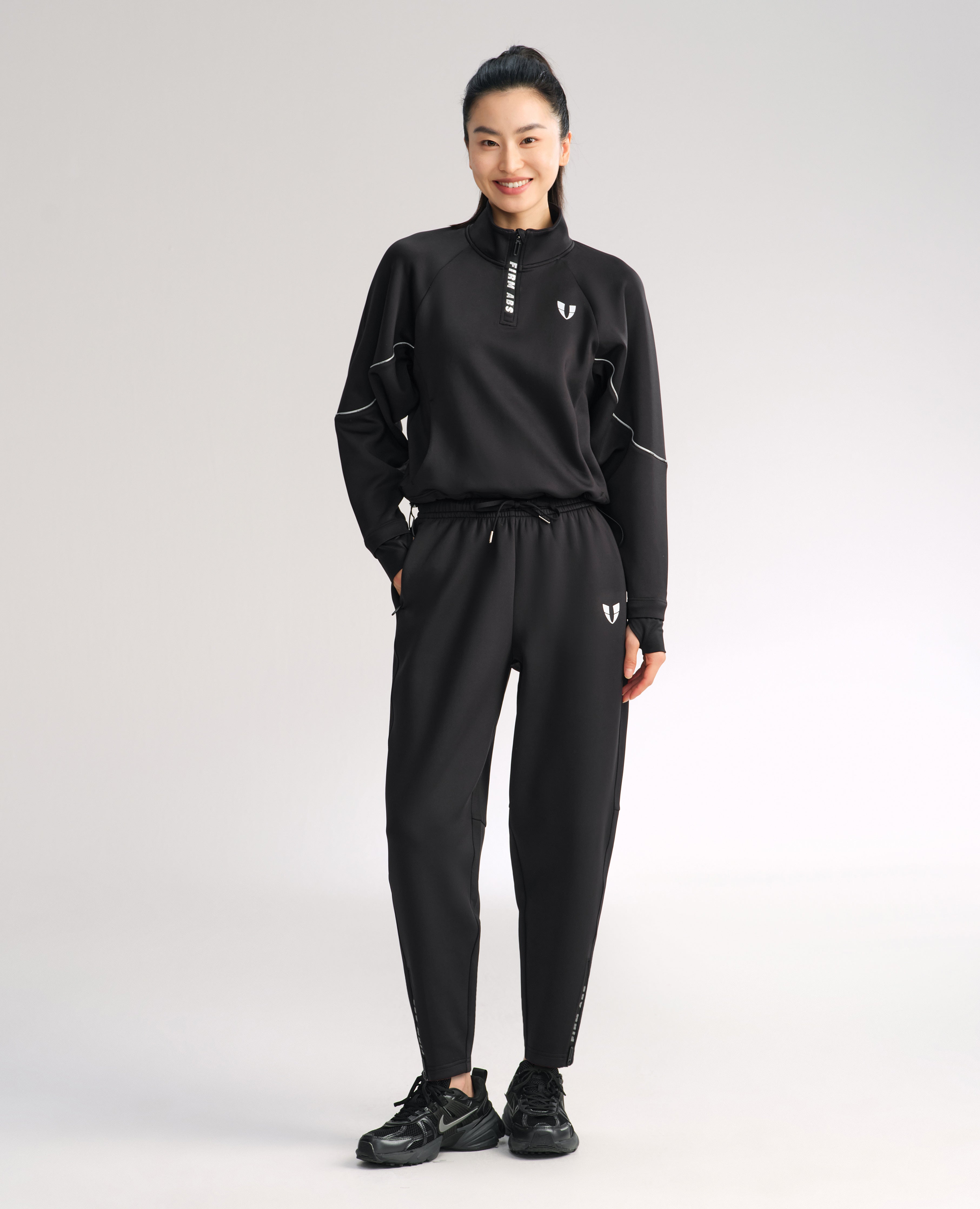 Loose Fit Pockets Joggers  - Black