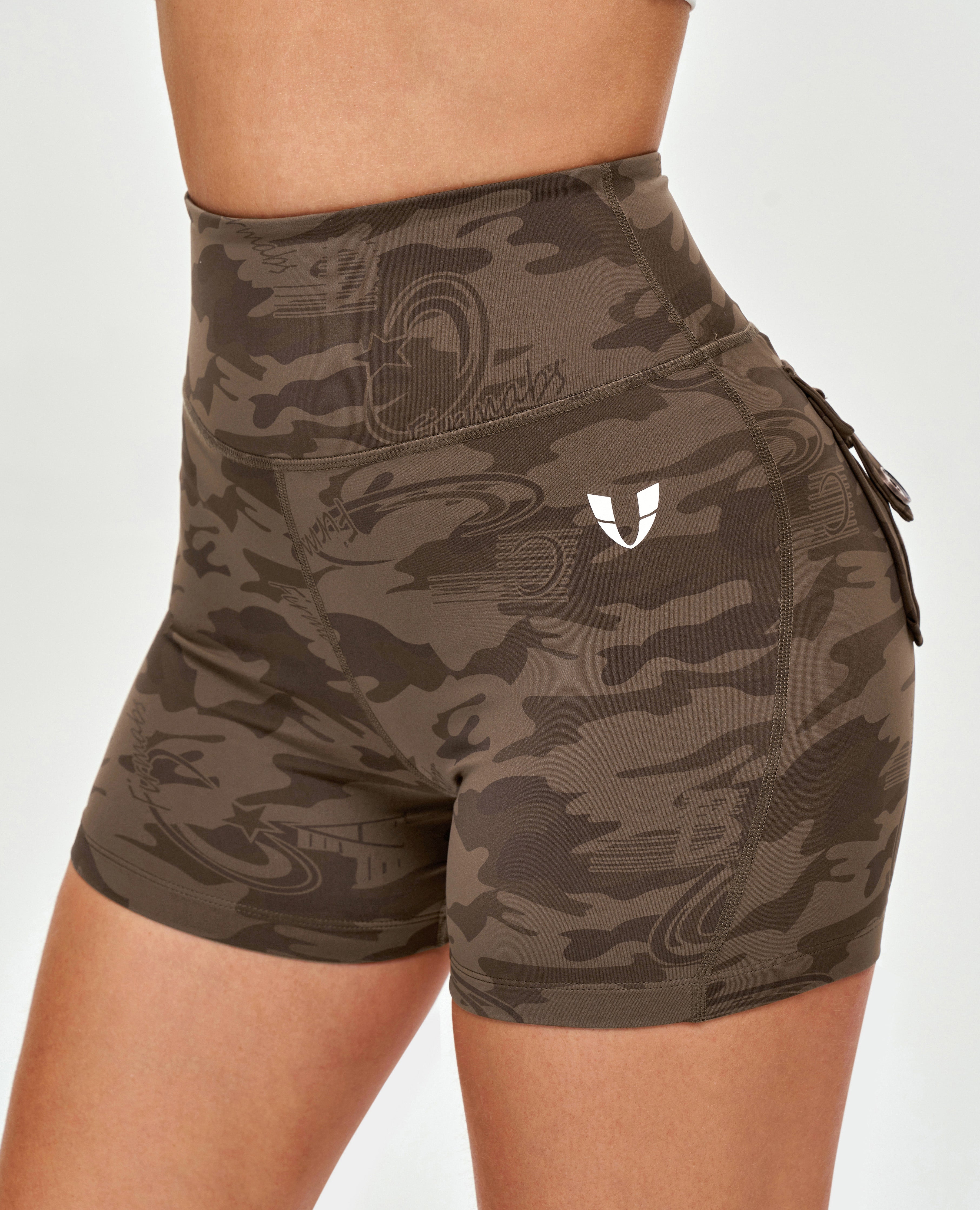 Shorts cortos tipo cargo - Camo marrón