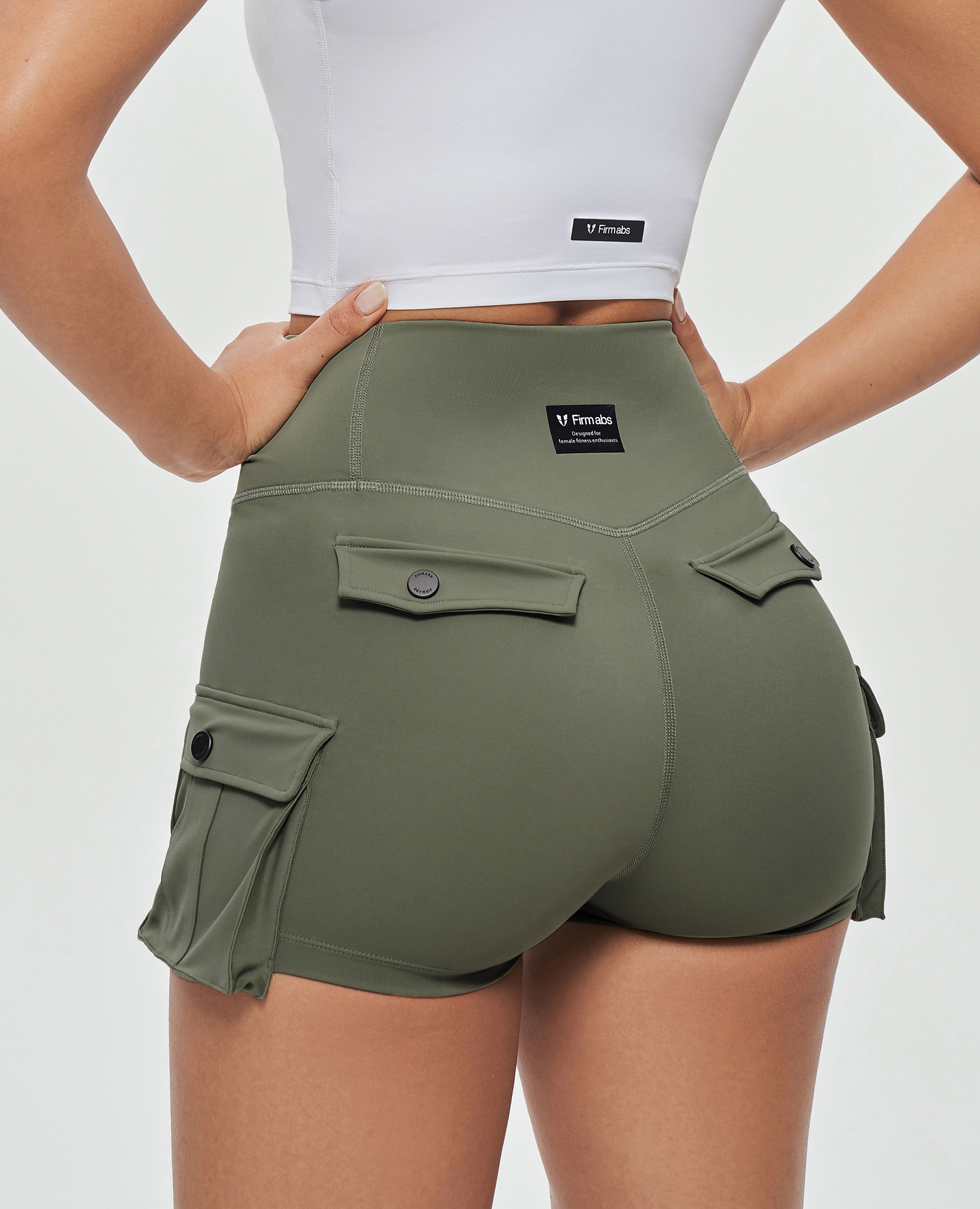 Scrunch Butt Cargo-Shorts – Olivgrün