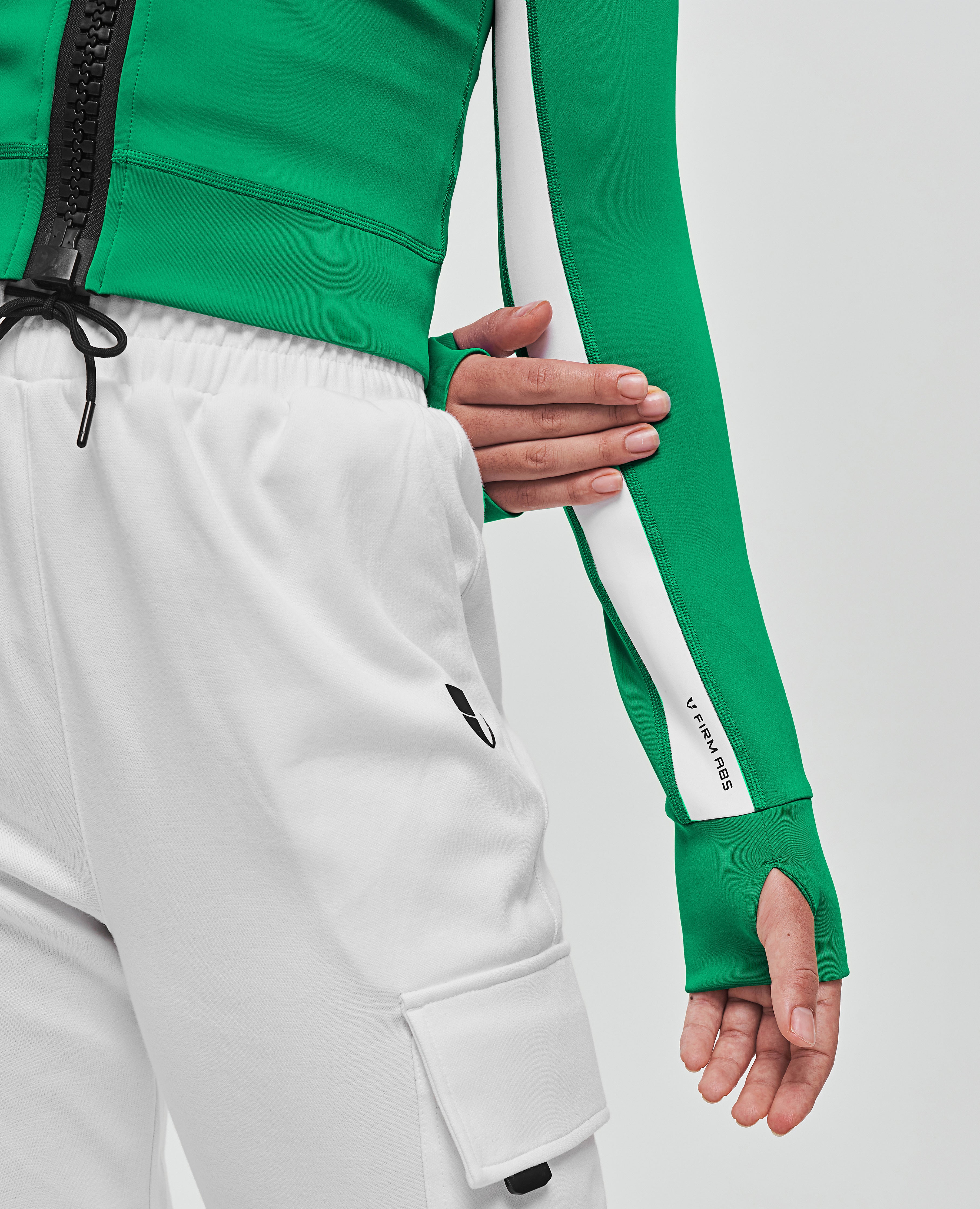 Kurze Jacke mit Reißverschluss – Grün