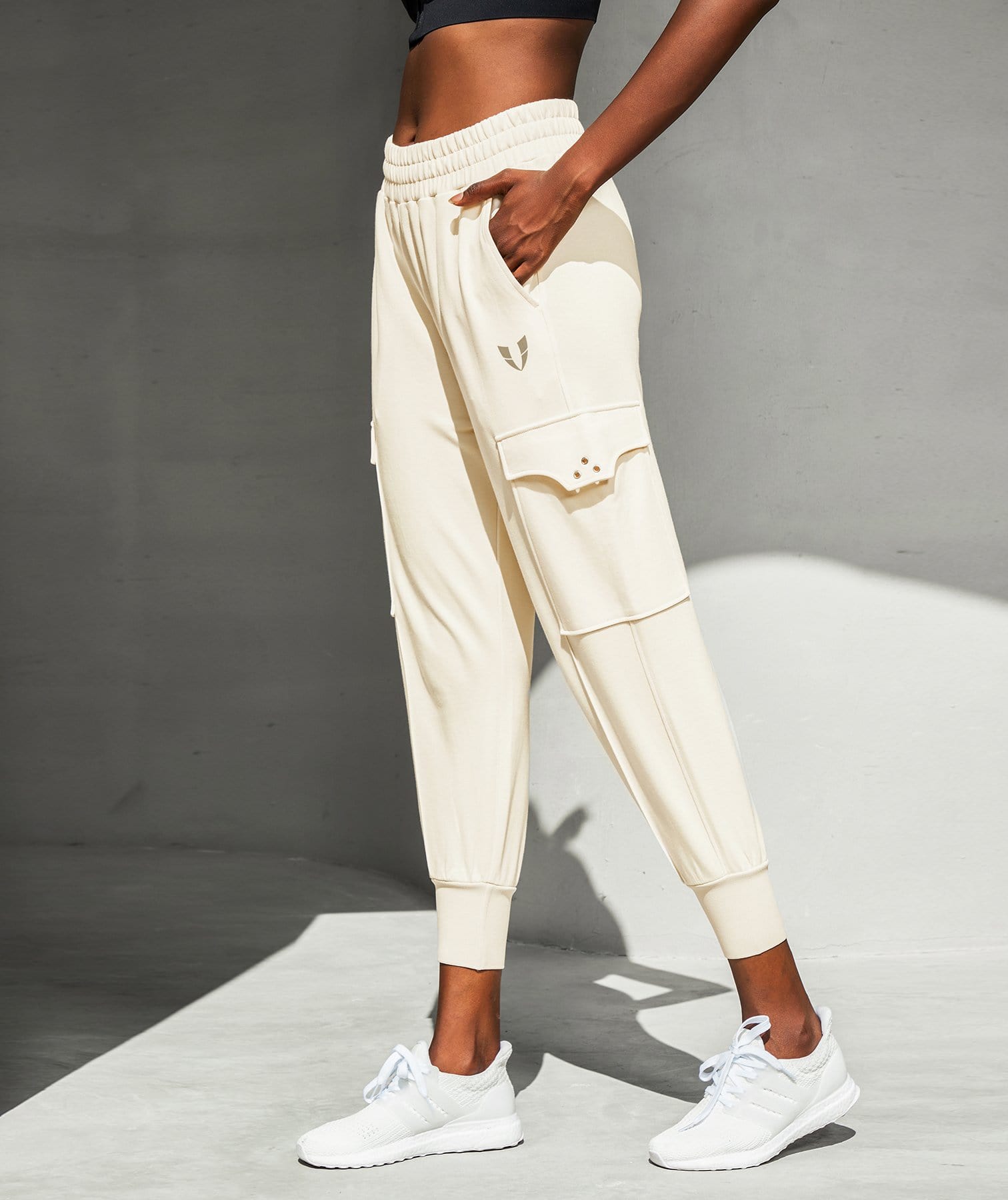 Cargo Pocket Jogger Pants In Light Apricot